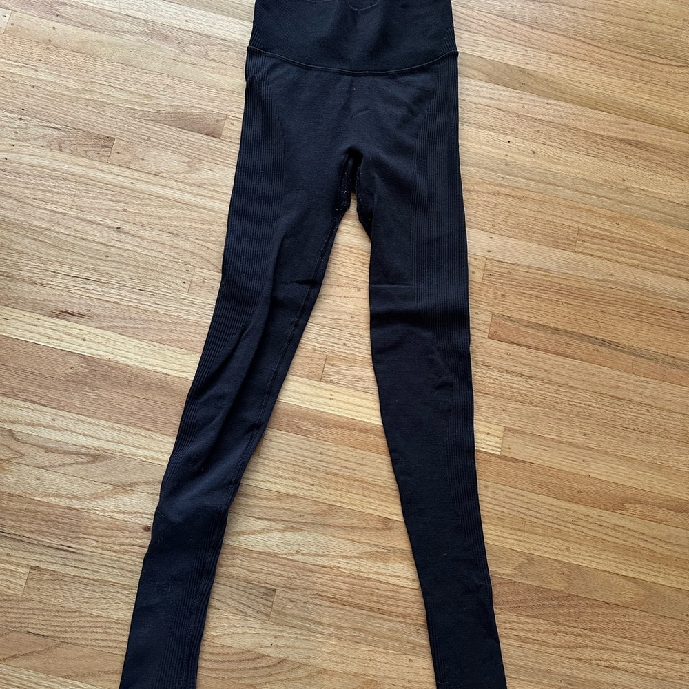 Lulu yoga pants